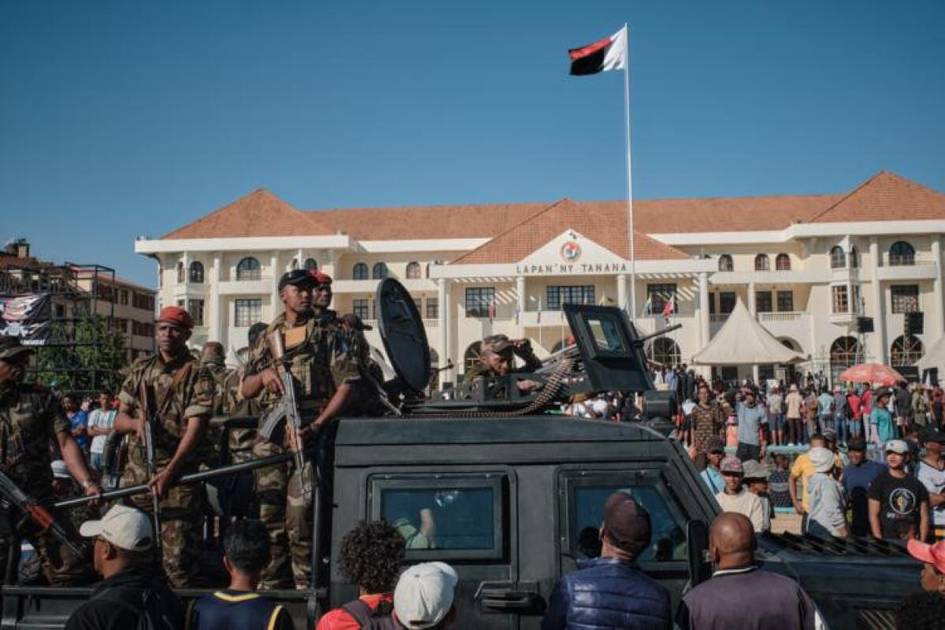 Madagaskar armiyasi hokimiyatni egallab oldi
